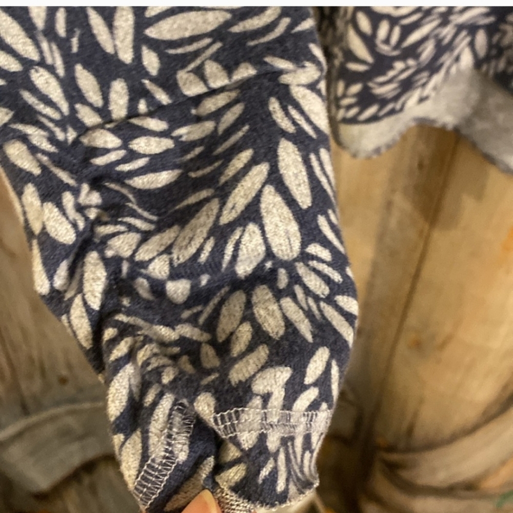 CARVE designs TOP long sleeves SUPER SOFT curved hem SIZE XL like new - Picture 5 of 5